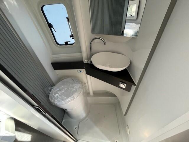 fourgon ADRIA TWIN SUPREME 640 SGX NEUF – Image 9