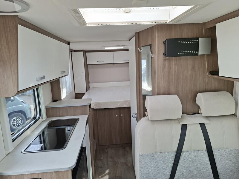 camping-car CARADO V 339 PRO + NEUF – Image 10