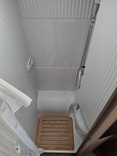 camping-car CARADO V 339 PRO + NEUF – Image 8