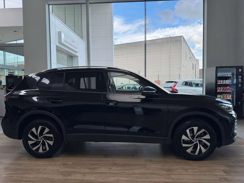 Volkswagen Tiguan – Image 33