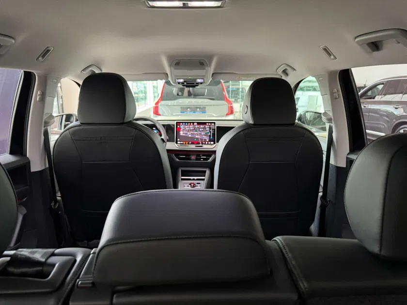 Volkswagen Tiguan – Image 17