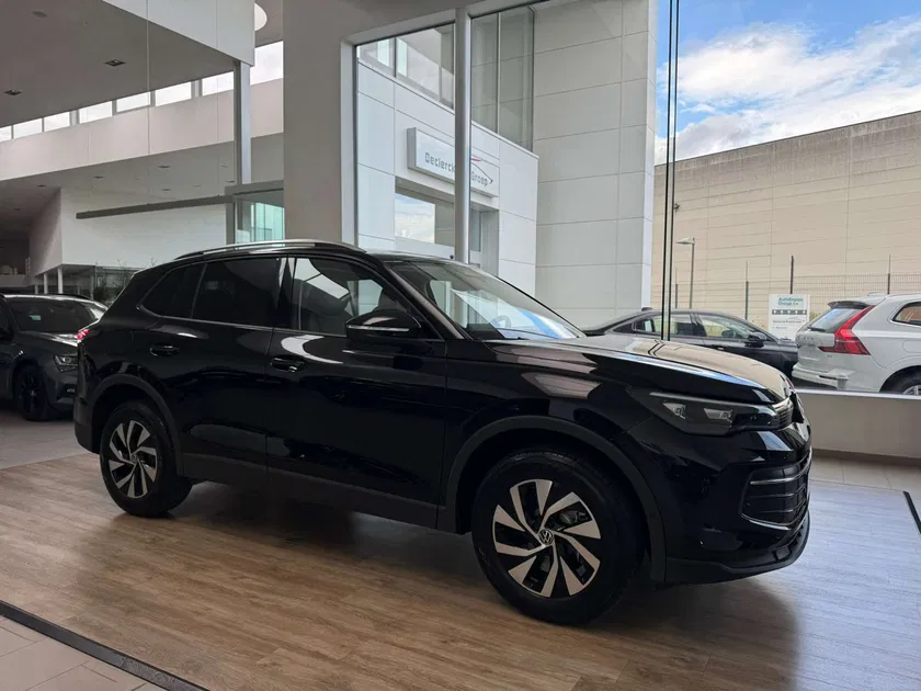 Volkswagen Tiguan – Image 32