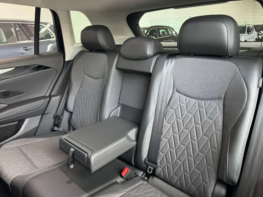 Volkswagen Tiguan – Image 11