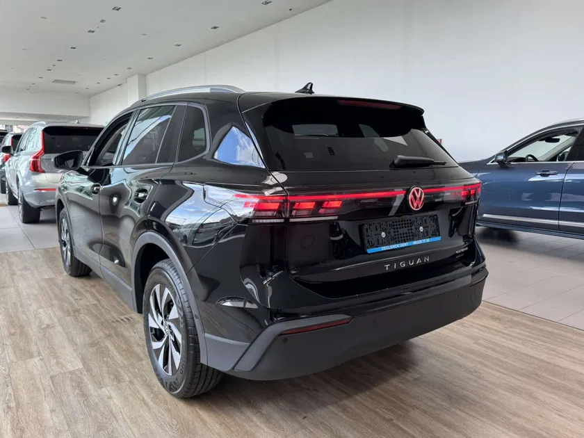 Volkswagen Tiguan – Image 28