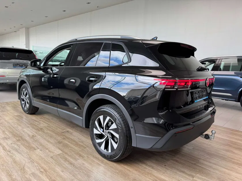 Volkswagen Tiguan – Image 27