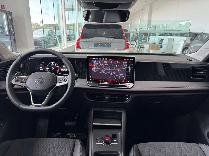 Volkswagen Tiguan – Image 9