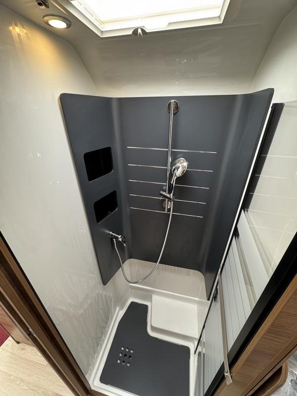 camping-car poids lourd RAPIDO Distinction I 166 M NEUF – Image 10