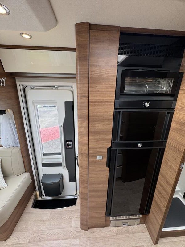 camping-car poids lourd RAPIDO Distinction I 166 M NEUF – Image 8