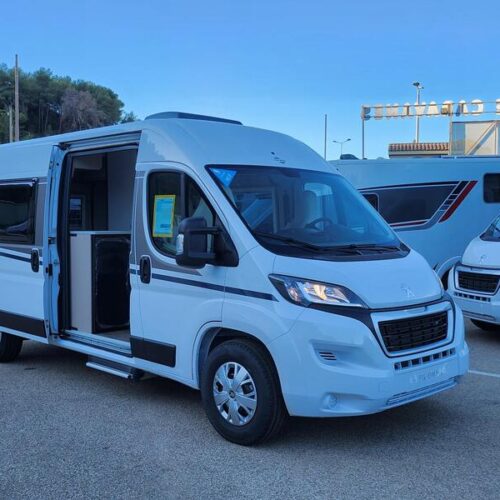 fourgon CARADO cv600 NEUF