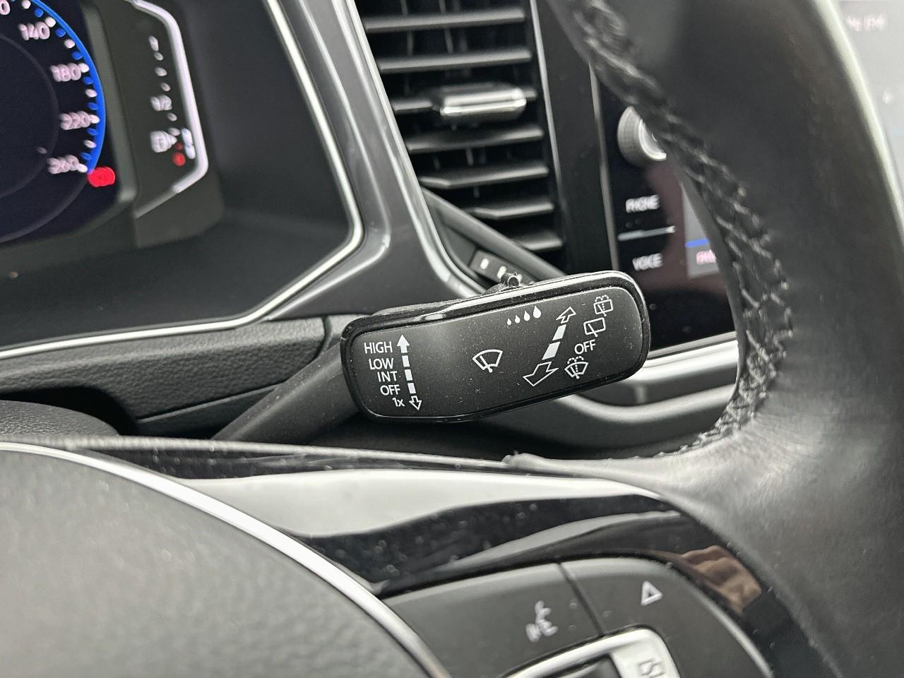 Volkswagen T-Roc – Image 25