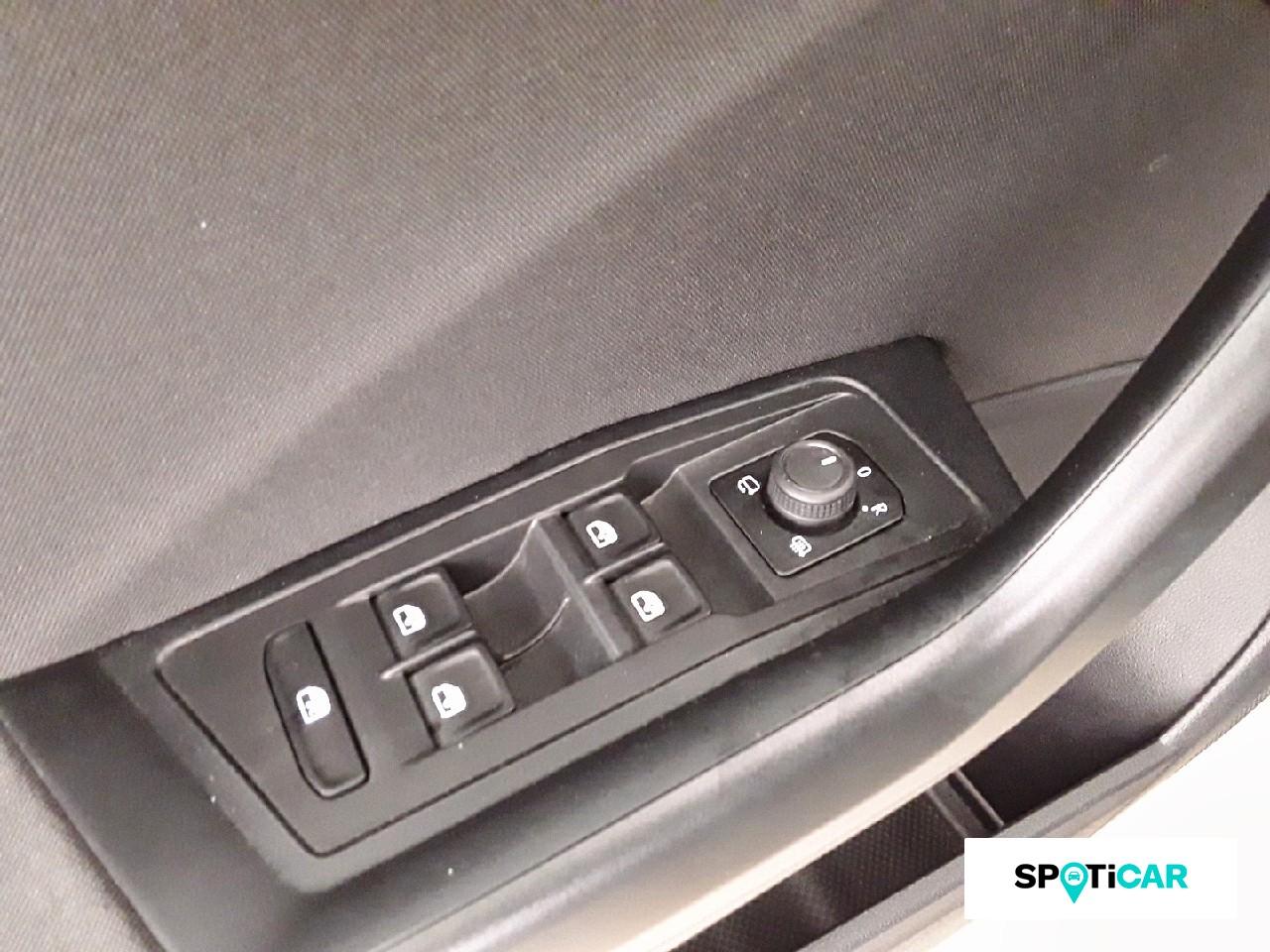 Volkswagen T-Roc – Image 25