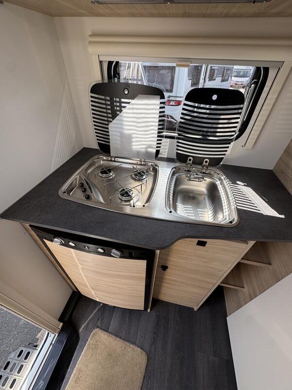 caravane STERCKEMAN EASY 420 CP NEUF