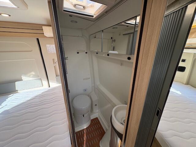 FOURGON CAMPEREVE MAGELAN 742