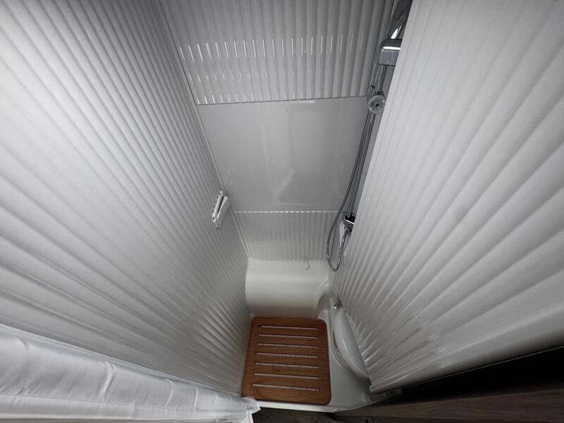 camping-car CARADO V 337 PRO + NEUF – Image 10