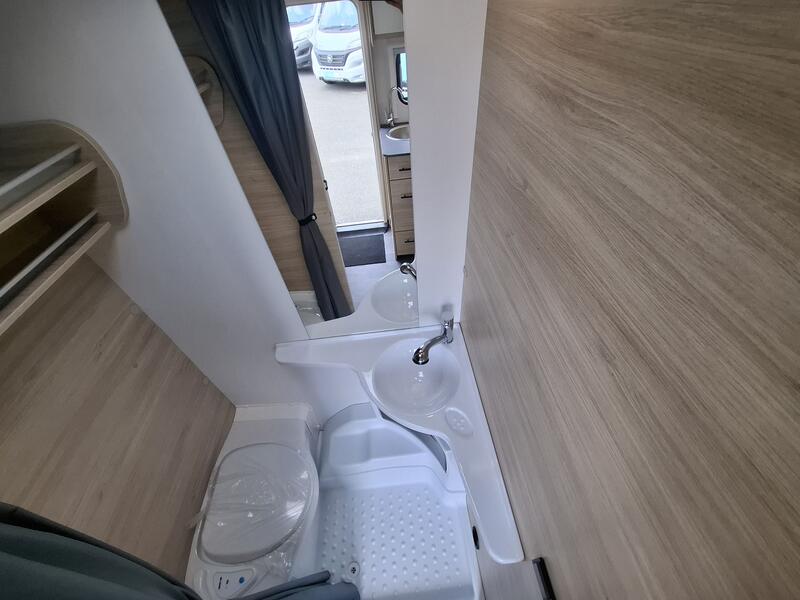 caravane CARAVELAIR ALBA 486 NEUF