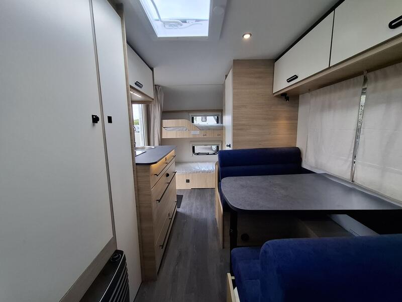 caravane CARAVELAIR ALBA 486 NEUF