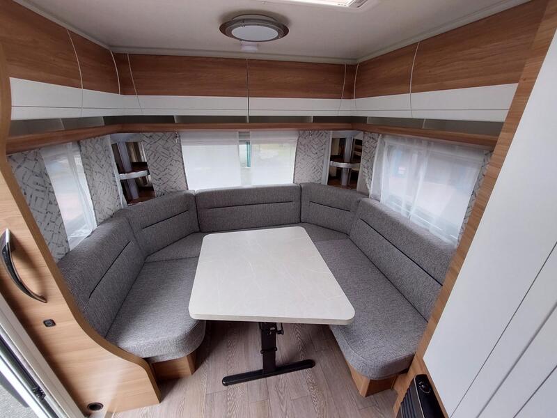 caravane HOBBY DE LUXE 455