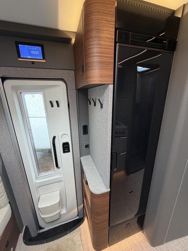 CAMPING-CAR POIDS LOURD HYMER BMC I 680 NEUF – Image 6