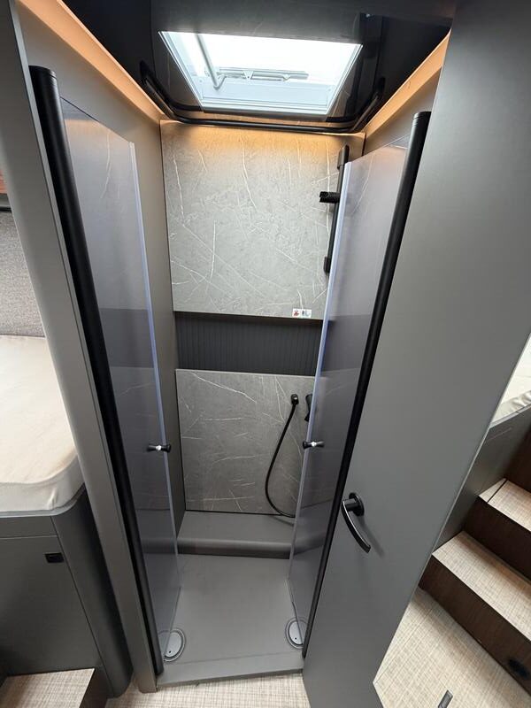 CAMPING-CAR POIDS LOURD HYMER BMC I 680 NEUF – Image 8