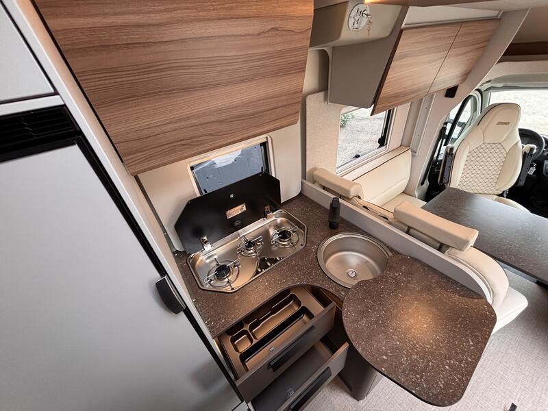 camping-car BURSTNER B66 T690G NEUF