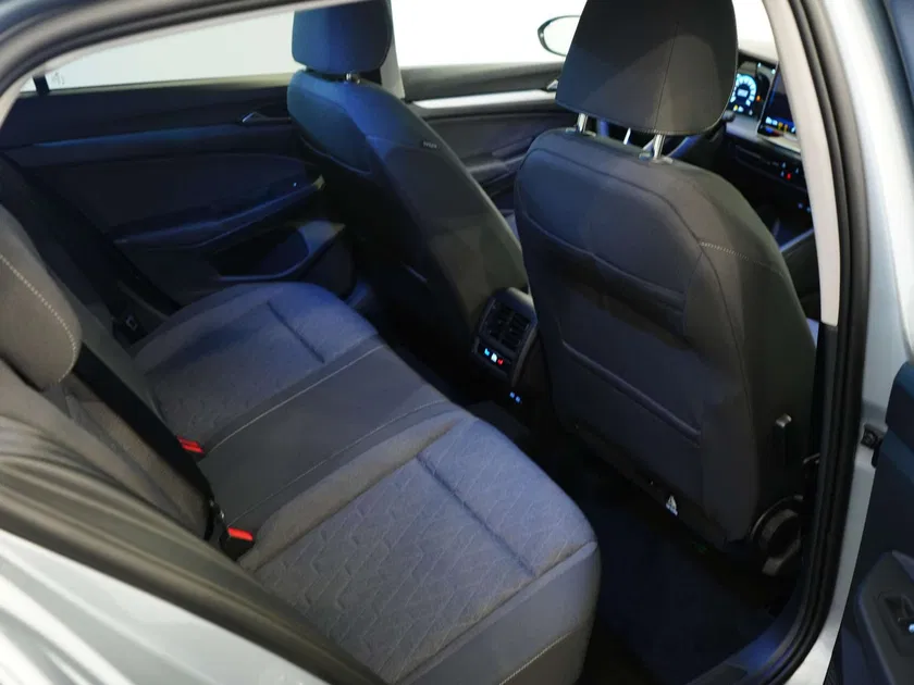 Volkswagen Golf – Image 3