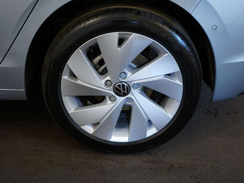 Volkswagen Golf – Image 13