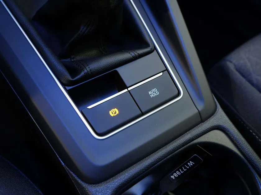 Volkswagen Golf – Image 13