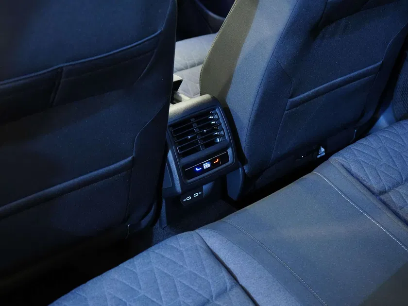 Volkswagen Golf – Image 10