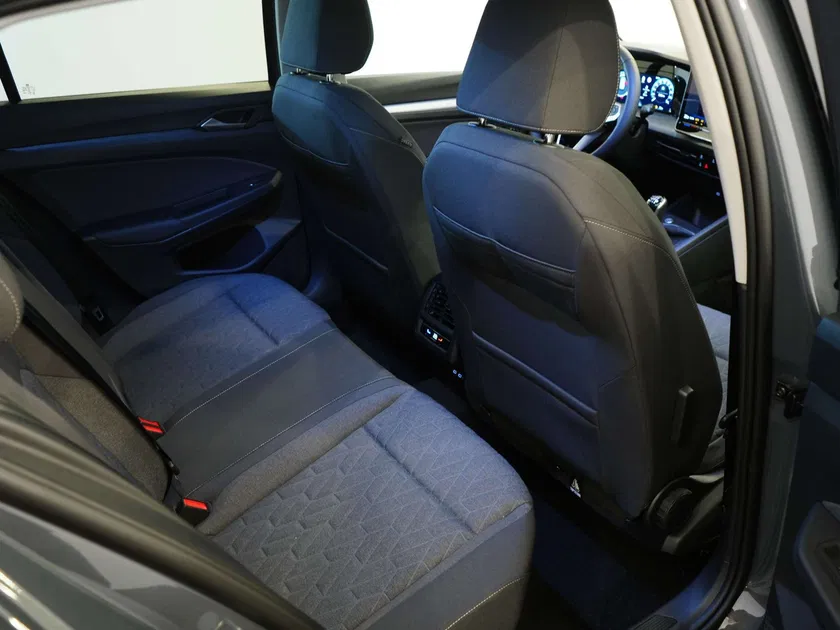 Volkswagen Golf – Image 4