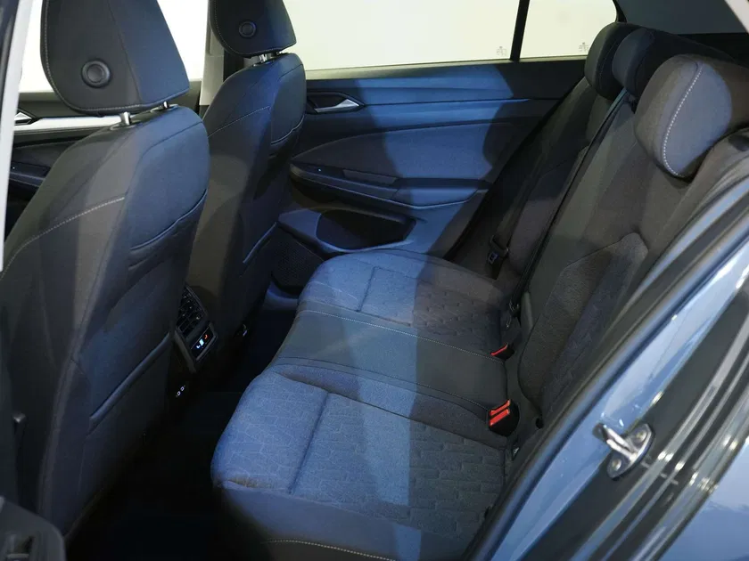 Volkswagen Golf – Image 12