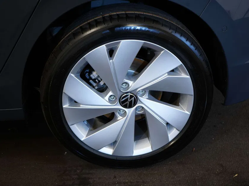 Volkswagen Golf – Image 8