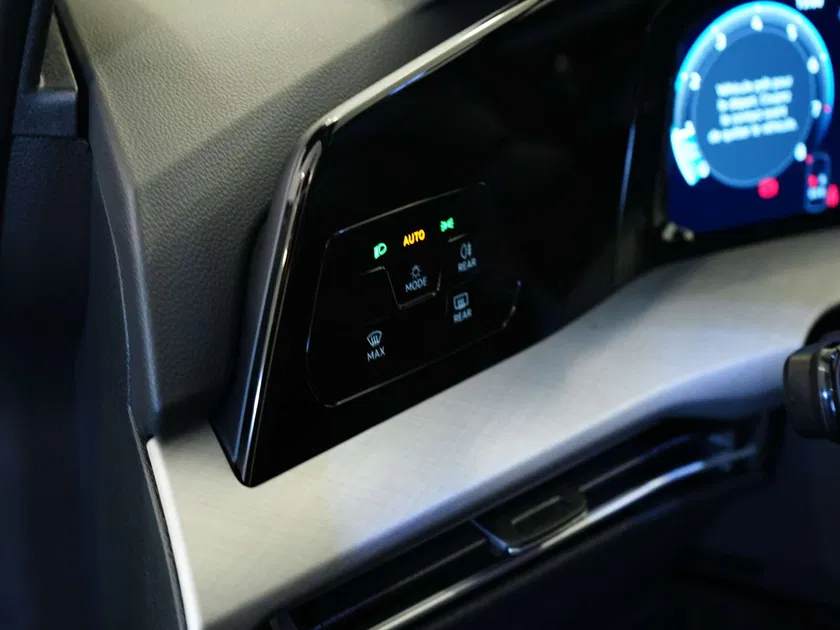 Volkswagen Golf – Image 22