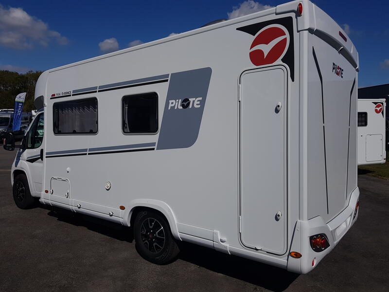 camping-car PILOTE P 696 D EVIDENCE PLUS NEUF