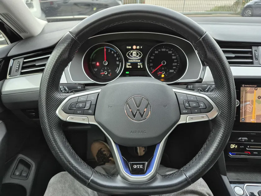 Volkswagen Passat – Image 2